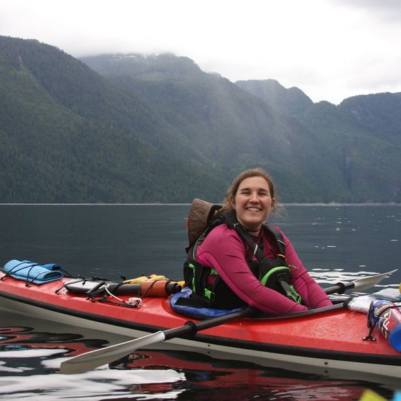 Meet your Posher, Kylie - Picture 1 of 1